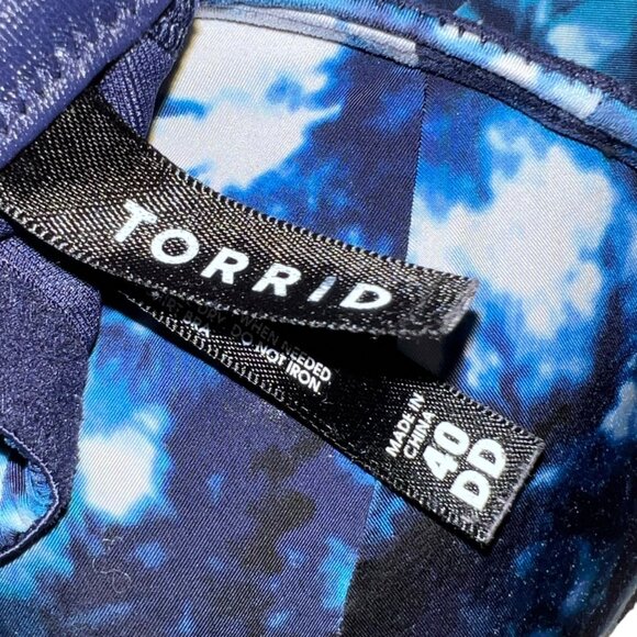 Torrid Tie Dye Blue 40DD Underwire Supportive Full Coverage T-Shirt Bra - Picture 3 of 5